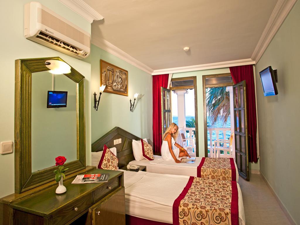 Club Tarhan Beach Didim Bilik gambar